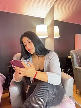 Snapshot of BellaFernandez__ chatting on May 2026 01:31:02 PM BellaFernandez online show from May 2026 01:31:02 PM