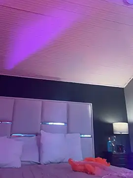 BellaFernandez   online show from October 2025 01:54:02 PM