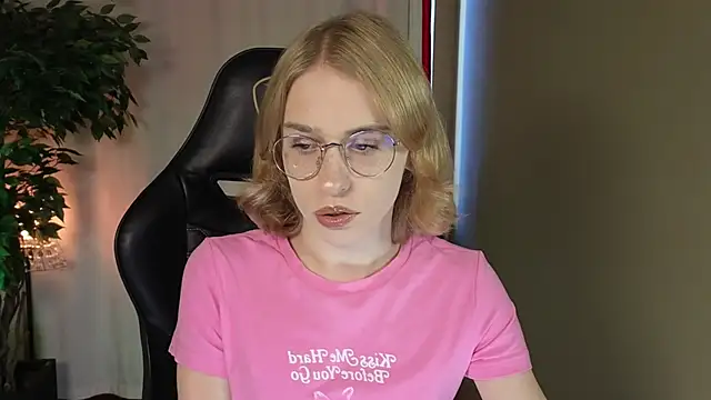 BarbieRichy online show from September 2025 05:18:02 AM