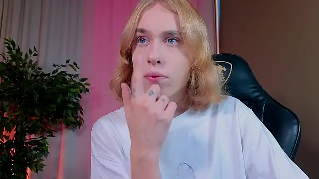 BarbieRichy online show from October 2025 05:34:02 AM