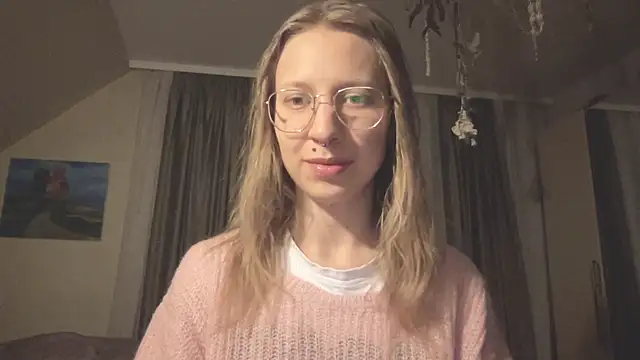 Snapshot of SenseInner chatting on November 2025 04:32:01 PM SenseInner online show from November 2025 04:32:01 PM