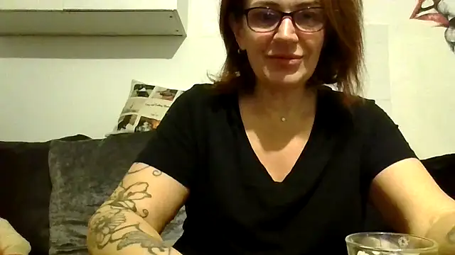 RubyyRosee online show from December 2025 06:37:02 AM