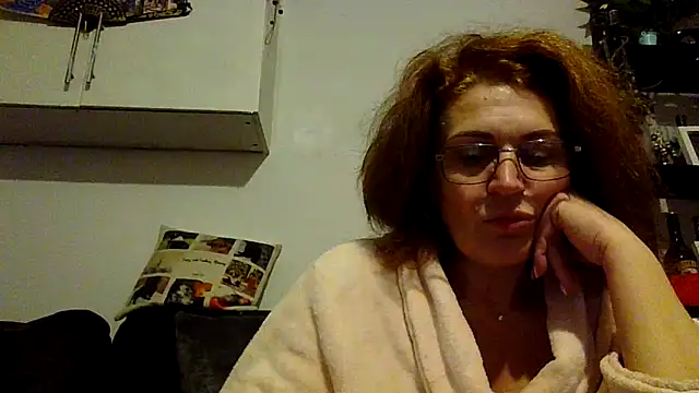 RubyyRosee online show from December 2025 04:00:01 PM