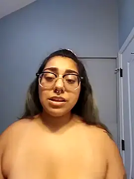 Snapshot of Lovelyrainn chatting on September 2025 11:55:02 PM Lovelyrainn online show from September 2025 11:55:02 PM