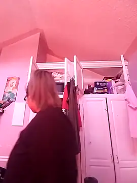 Snapshot of Lovelyrainn chatting on September 2025 04:25:02 PM Lovelyrainn online show from September 2025 04:25:02 PM