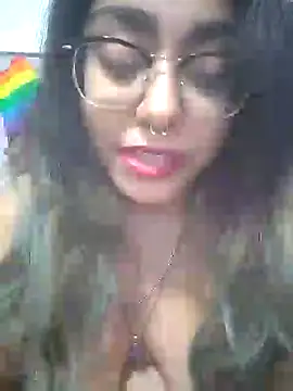 Snapshot of Lovelyrainn chatting on December 2025 01:39:01 AM Lovelyrainn online show from December 2025 01:39:01 AM