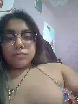 Snapshot of Lovelyrainn chatting on November 2025 12:10:02 AM Lovelyrainn online show from November 2025 12:10:02 AM