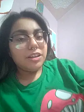 Snapshot of Lovelyrainn chatting on November 2025 11:32:01 AM Lovelyrainn online show from November 2025 11:32:01 AM