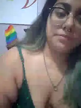 Snapshot of Lovelyrainn chatting on October 2025 12:57:02 PM Lovelyrainn online show from October 2025 12:57:02 PM