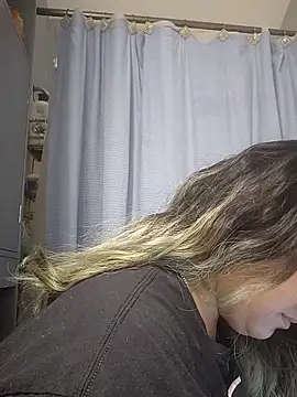 Snapshot of Lovelyrainn chatting on October 2025 09:45:02 AM Lovelyrainn online show from October 2025 09:45:02 AM