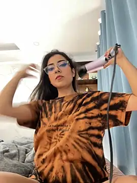 Susanahendrix online show from November 2025 07:13:02 PM