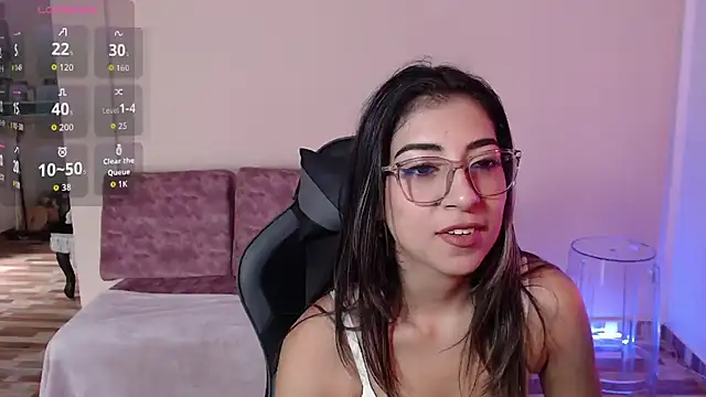 Susanahendrix online show from April 2026 06:16:01 PM