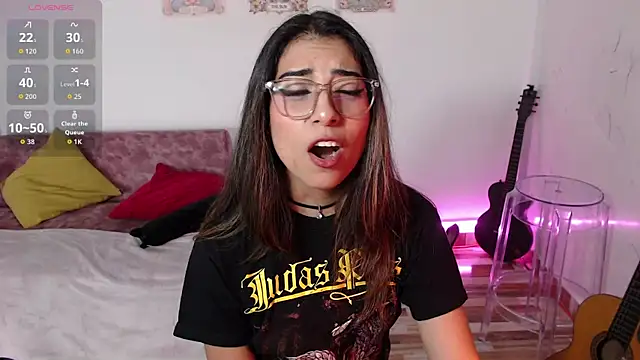 Susanahendrix online show from December 2025 07:50:01 PM