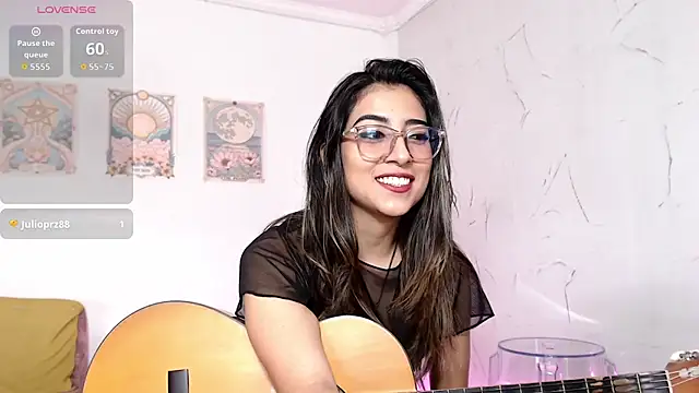 Susanahendrix online show from November 2025 06:29:02 PM