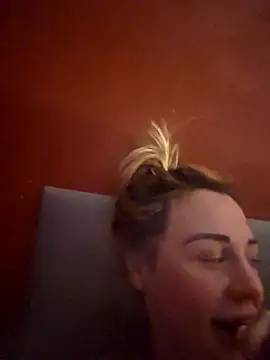 Sophrob96x online show from November 2025 10:21:01 PM