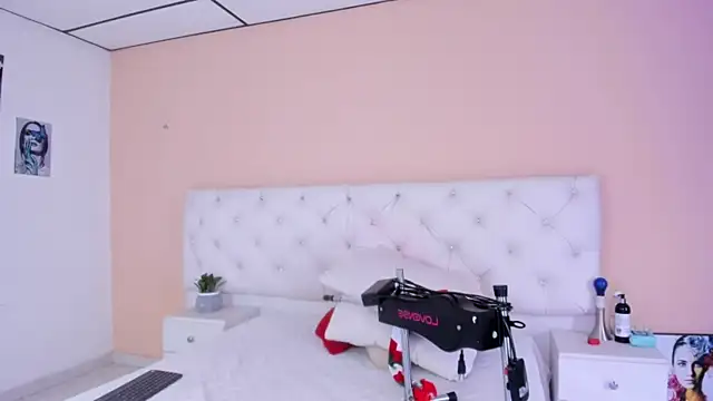 Snapshot of katte_landerr chatting on December 2025 01:21:02 PM katte landerr online show from December 2025 01:21:02 PM