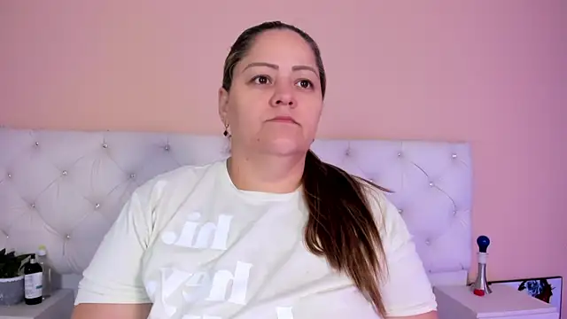 katte landerr online show from January 2026 01:07:01 PM