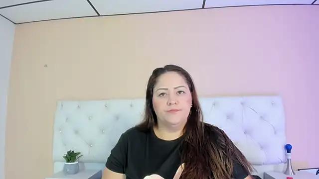 Snapshot of katte_landerr chatting on November 2025 01:32:02 PM katte landerr online show from November 2025 01:32:02 PM