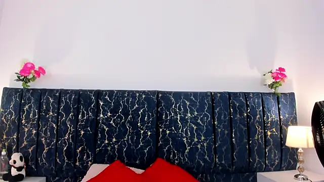 Snapshot of katte_landerr chatting on May 2026 01:17:01 PM katte landerr online show from May 2026 01:17:01 PM