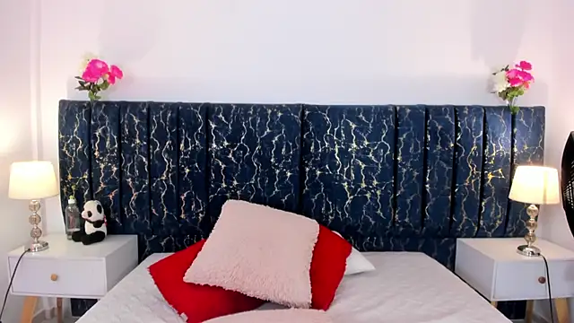 Snapshot of katte_landerr chatting on May 2026 01:00:01 PM katte landerr online show from May 2026 01:00:01 PM