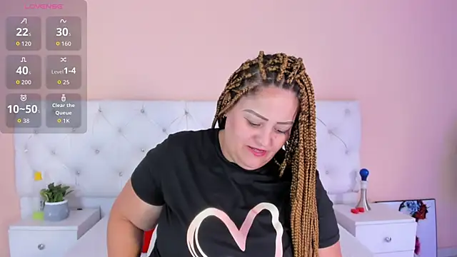 Snapshot of katte_landerr chatting on October 2025 01:12:02 PM katte landerr online show from October 2025 01:12:02 PM