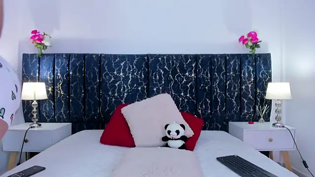 katte landerr online show from March 2026 12:59:01 PM