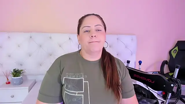 Snapshot of katte_landerr chatting on October 2025 01:34:02 PM katte landerr online show from October 2025 01:34:02 PM