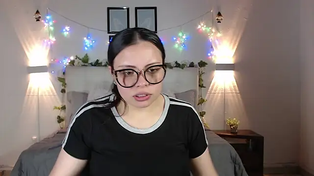 Megan 05  online show from March 2026 07:04:02 PM