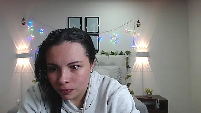 Megan 05  online show from May 2026 07:20:02 PM