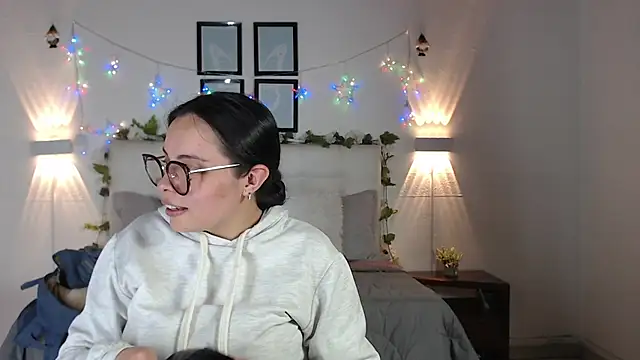 Megan 05  online show from March 2026 06:53:02 PM