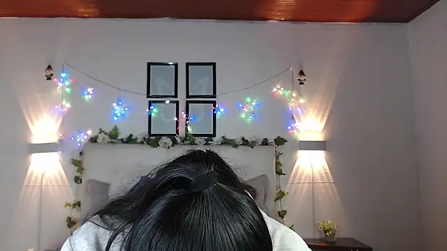 Megan 05  online show from April 2026 07:20:01 PM