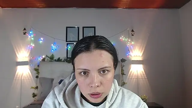 Megan 05  online show from April 2026 07:09:01 PM