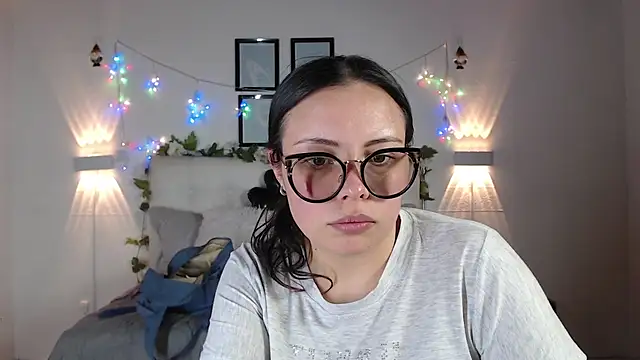 Megan 05  online show from March 2026 06:54:01 PM