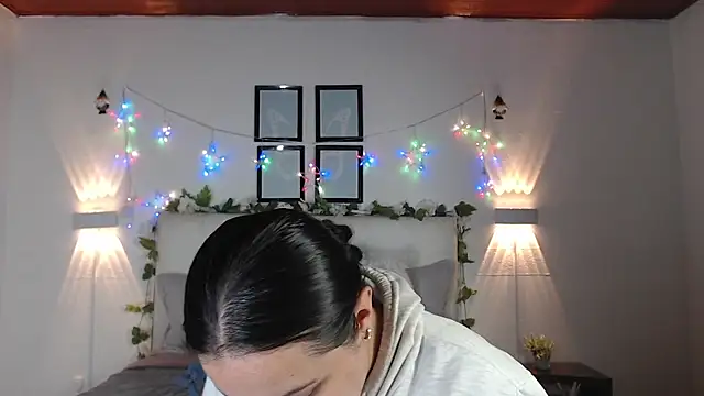 Megan 05  online show from April 2026 06:56:01 PM