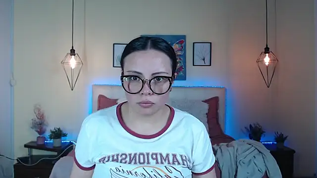 Snapshot of Megan_05_ chatting on June 2026 06:47:01 PM Megan 05 online show from June 2026 06:47:01 PM