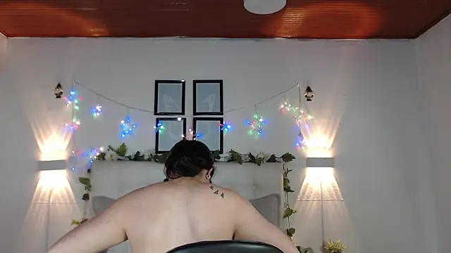 Megan 05  online show from February 2026 05:32:01 PM