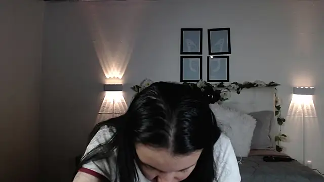 Megan 05  online show from November 2025 06:52:02 PM