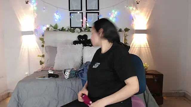 Megan 05  online show from March 2026 06:56:02 PM