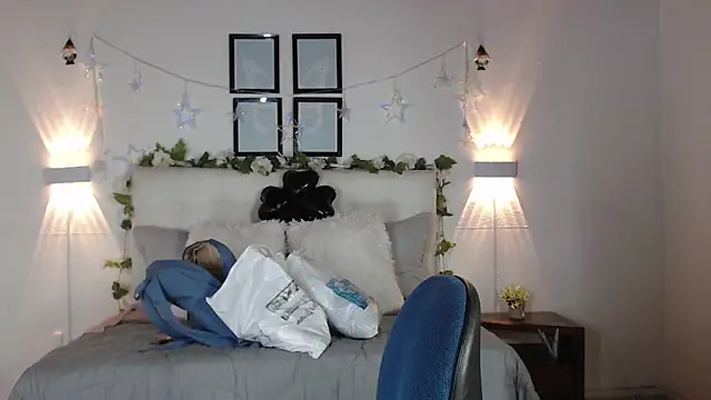 Megan 05  online show from April 2026 02:08:01 PM