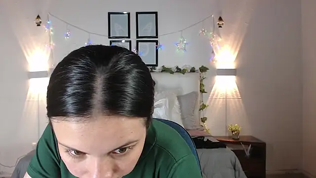 Megan 05  online show from April 2026 06:20:02 PM