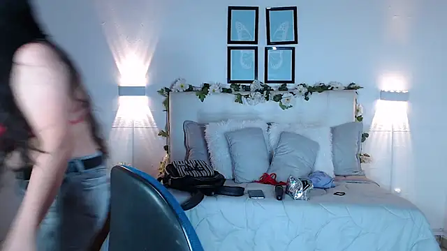Megan 05  online show from October 2025 06:09:02 PM