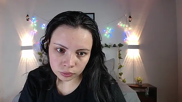 Megan 05  online show from May 2026 07:17:01 PM