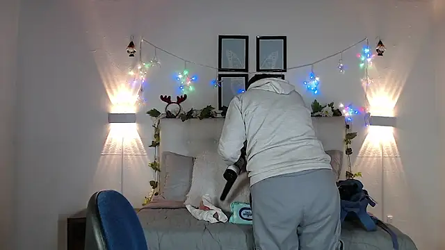 Megan 05  online show from January 2026 06:37:01 PM