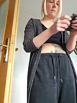 Snapshot of Sunny-Sin chatting on March 2026 10:37:01 AM Sunny-Sin online show from March 2026 10:37:01 AM