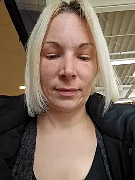 Snapshot of Sunny-Sin chatting on February 2026 12:49:01 PM Sunny-Sin online show from February 2026 12:49:01 PM