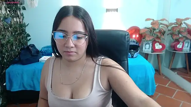 tinisweet online show from April 2026 02:12:02 PM