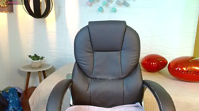 tinisweet online show from March 2026 01:59:01 PM