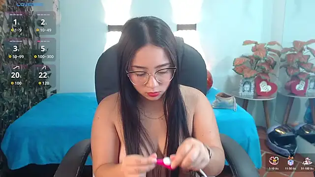 tinisweet online show from April 2026 05:17:02 PM