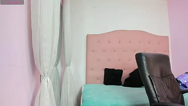 tinisweet online show from December 2025 01:47:02 PM