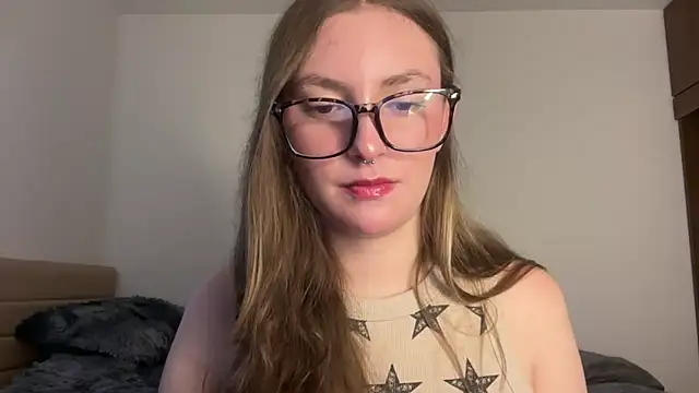 velvet  moon online show from May 2026 09:50:02 PM